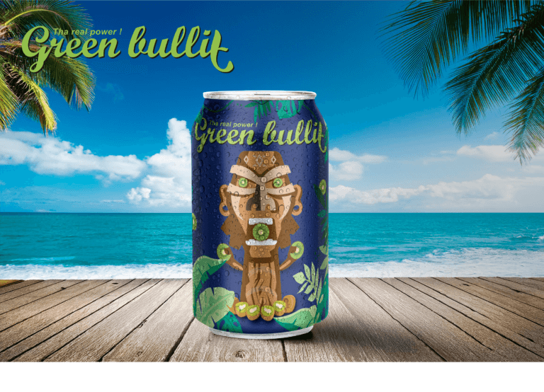 cannette Greenbullit posée sur un sol en bois avec au fond, la mer et des palmiers
